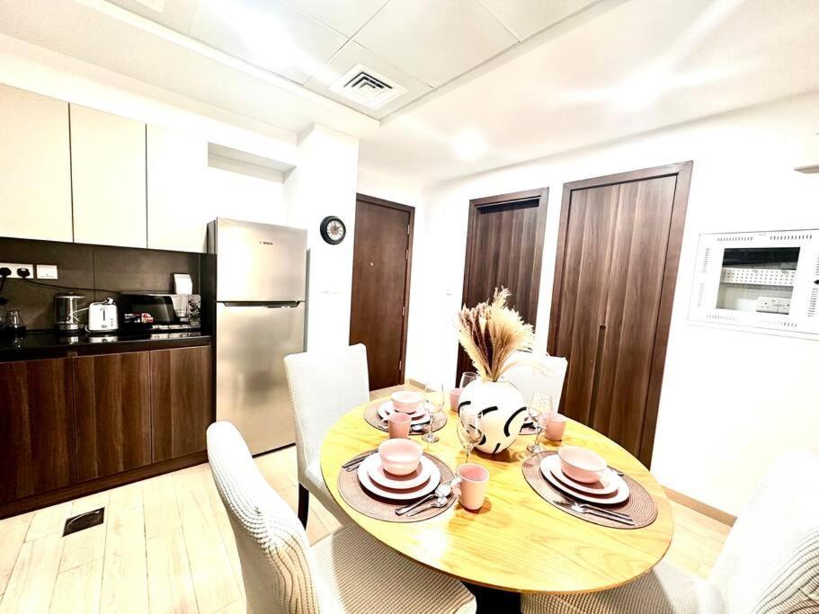 Pool View 1bedroom In Remraam, Al Ramth 11
