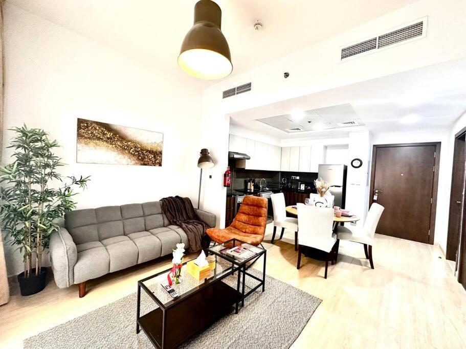 Apartment Pool View 1bedroom In Remraam, Al Ramth 11 *